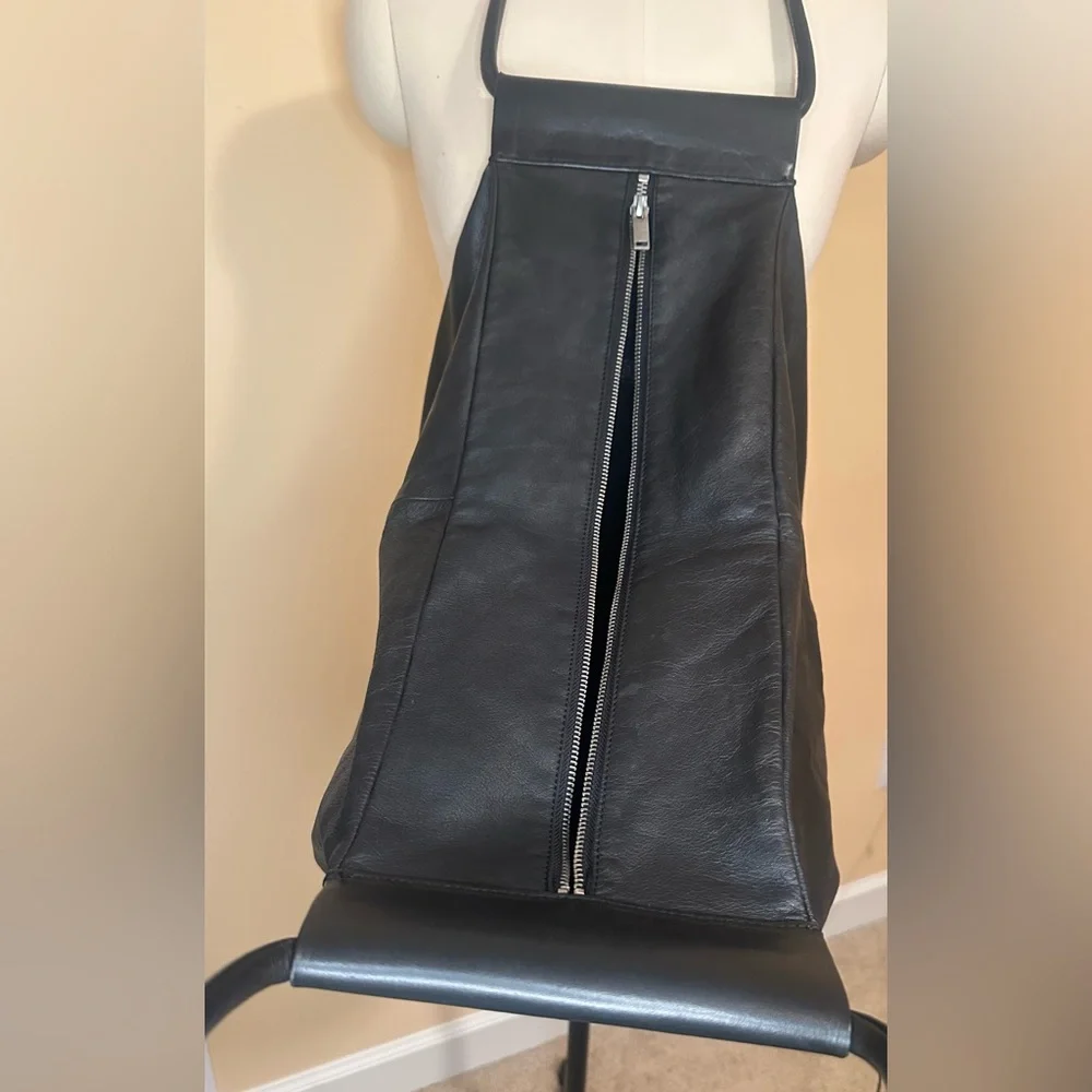 Elegant Black Leather COS Women's Bag - Picture 3 of 7